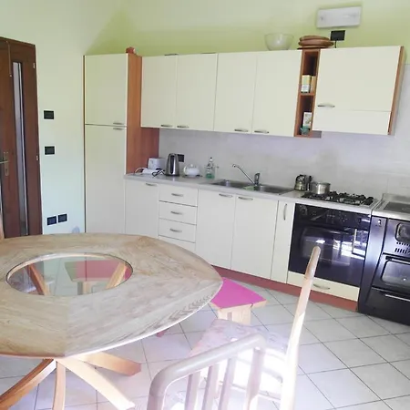 Rum i privatbostad Gaestezimmer Casa Lundo 52 Comano Terme